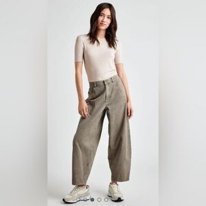 NWT! Splendid Carson Barrel Pants in the color Tawny size XS